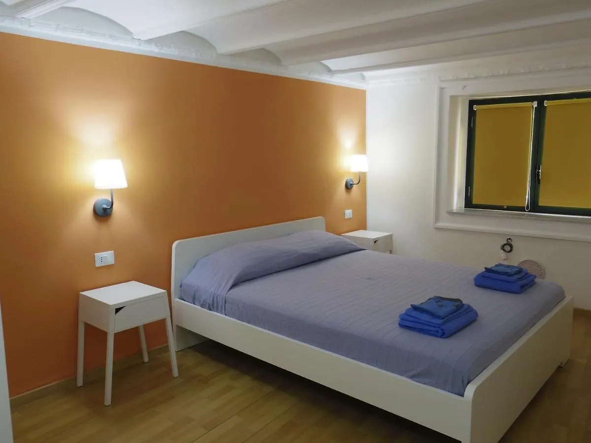 Family House - Bb Home Maletto Palermo Bed & Breakfast