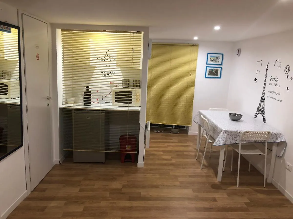 Family House - Bb Home Maletto Palermo Bed & Breakfast